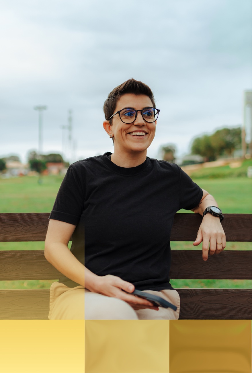 Raquel Alvares sorrindo